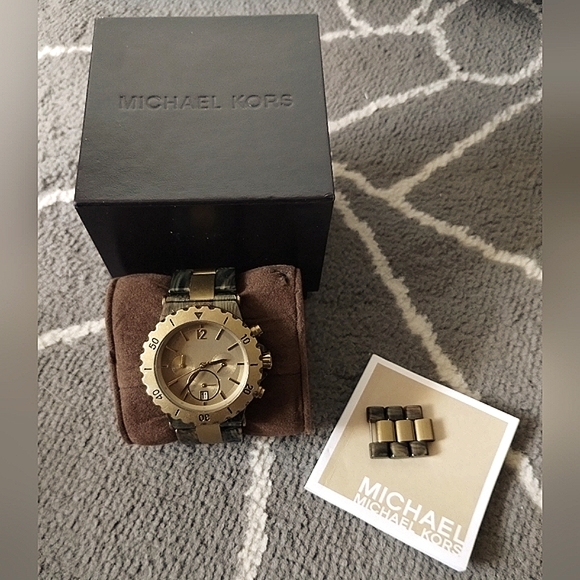 Michael Kors Chronograph MK 5597 Dylan Bronze Stopwatch - Picture 3 of 13